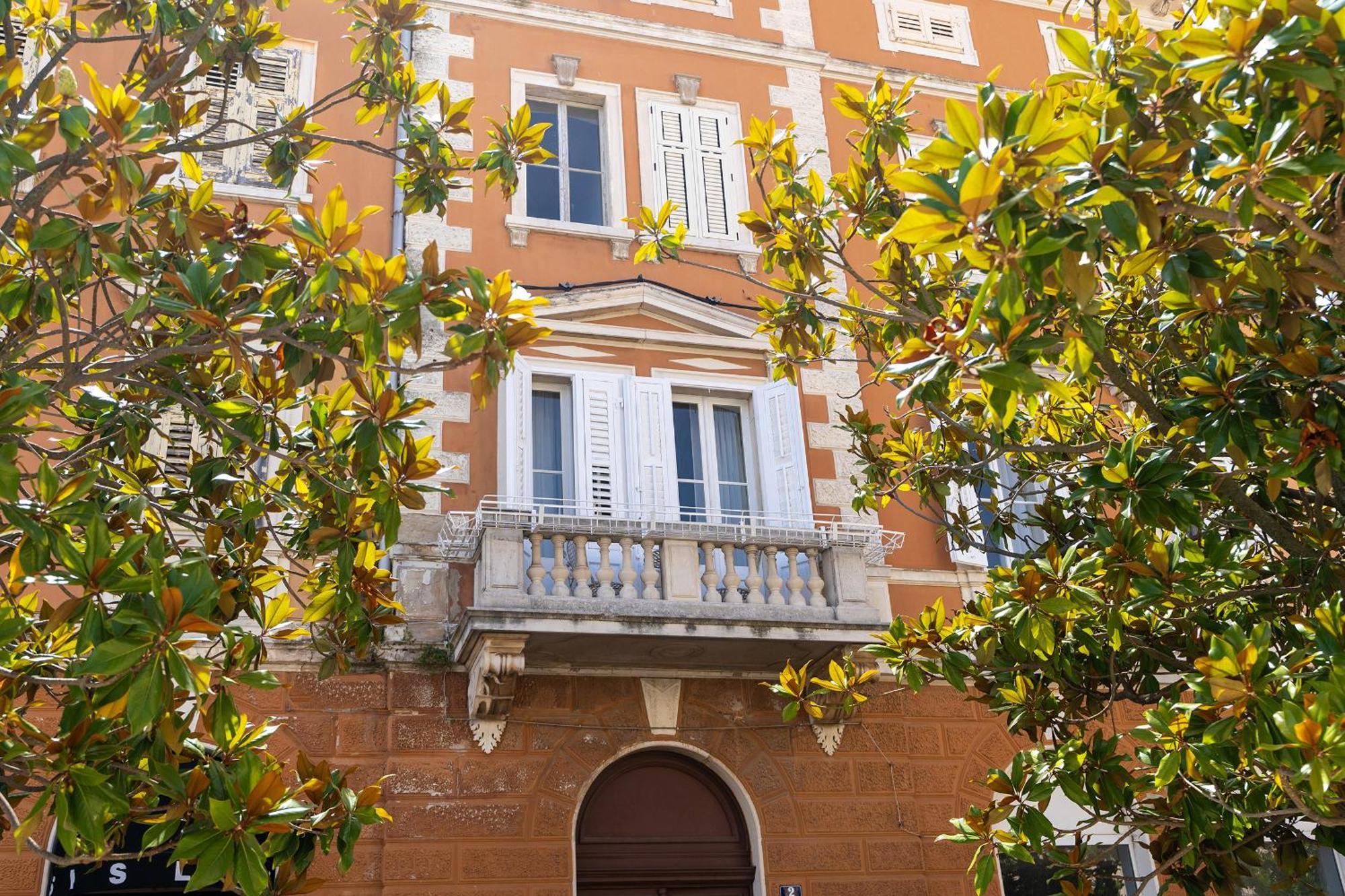Romeo And Juliet Apartment With Balcony And Sea View Пореч Екстериор снимка