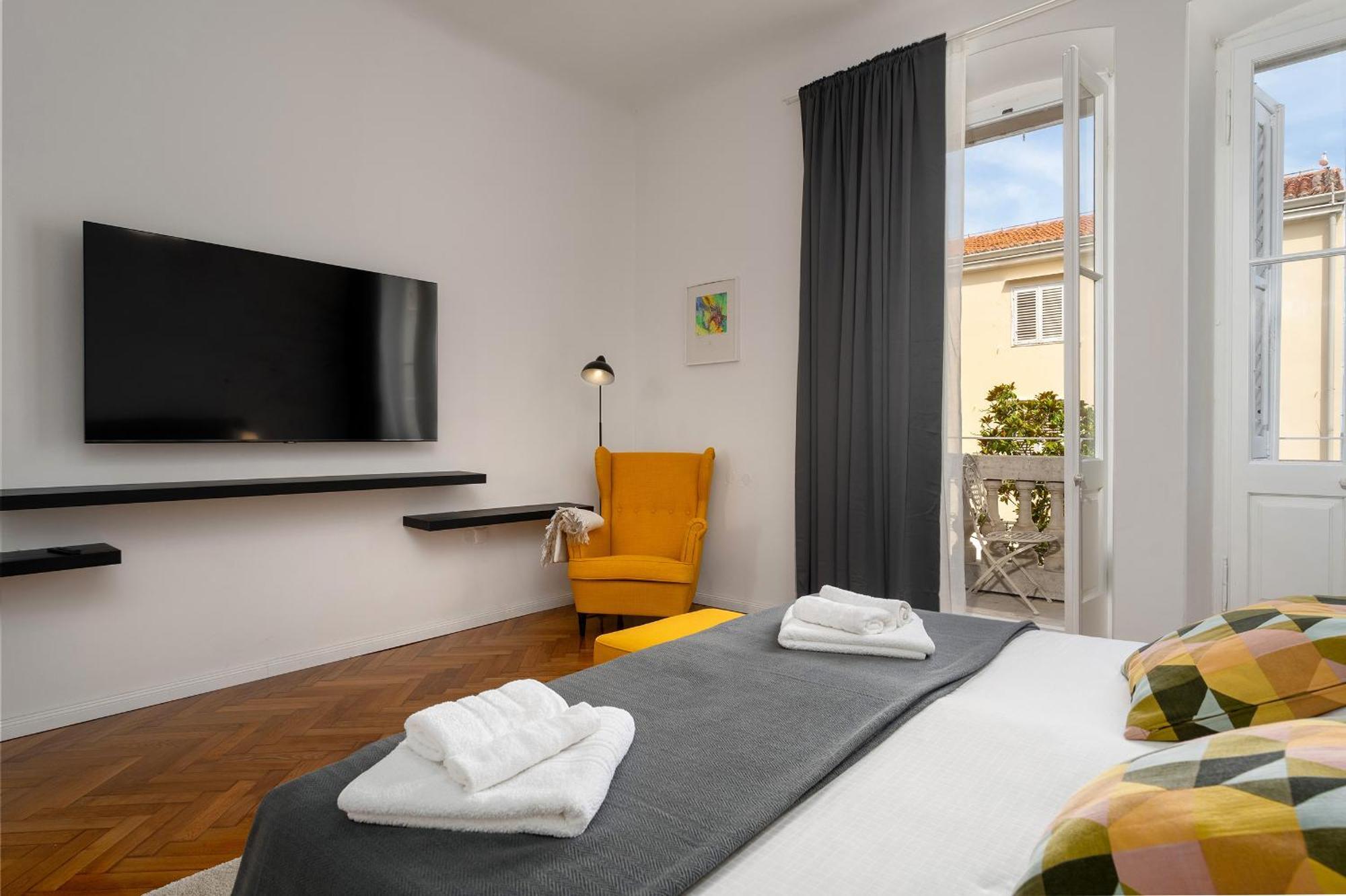 Romeo And Juliet Apartment With Balcony And Sea View Пореч Екстериор снимка