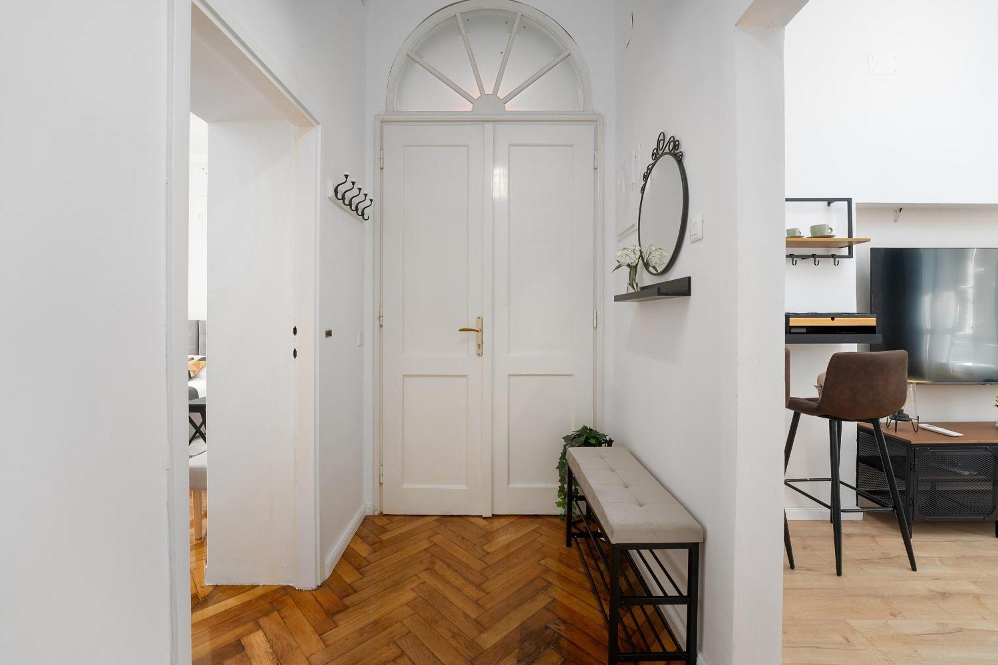 Romeo And Juliet Apartment With Balcony And Sea View Пореч Екстериор снимка